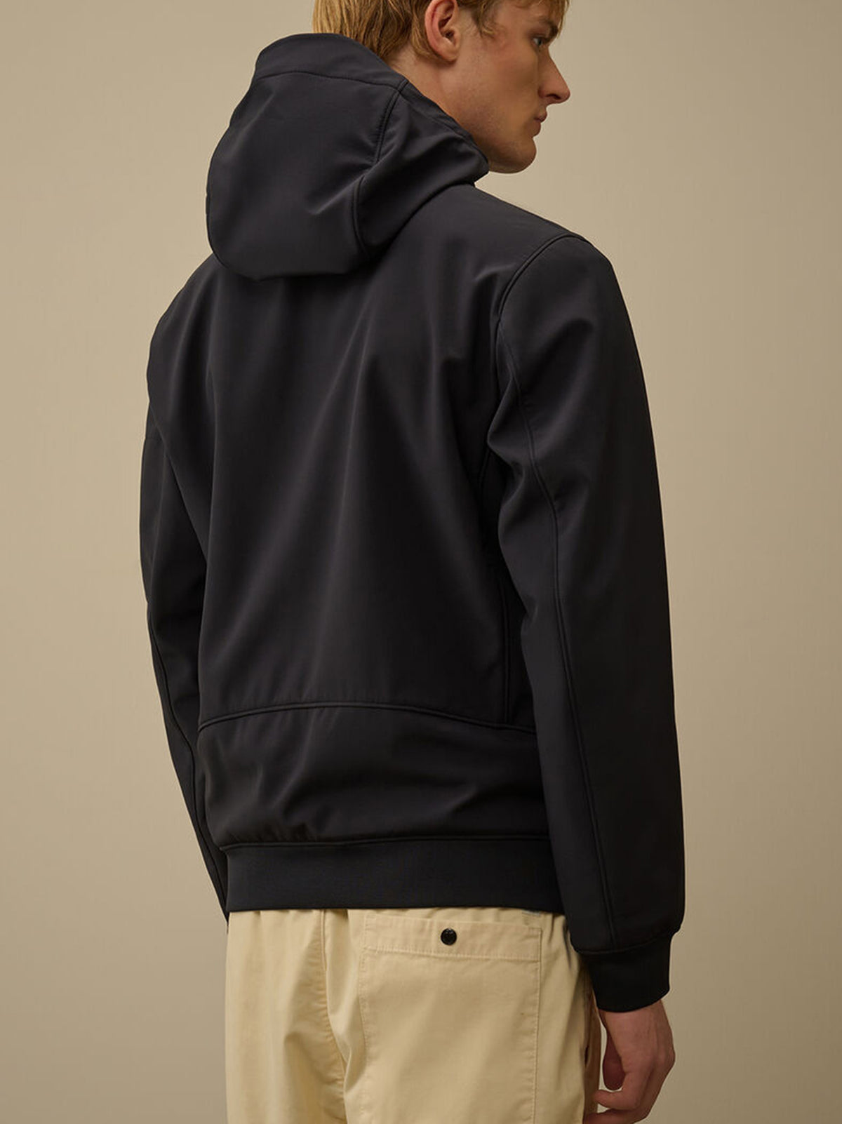 C.P. Company Giacca con cappuccio Shell-R nera-3