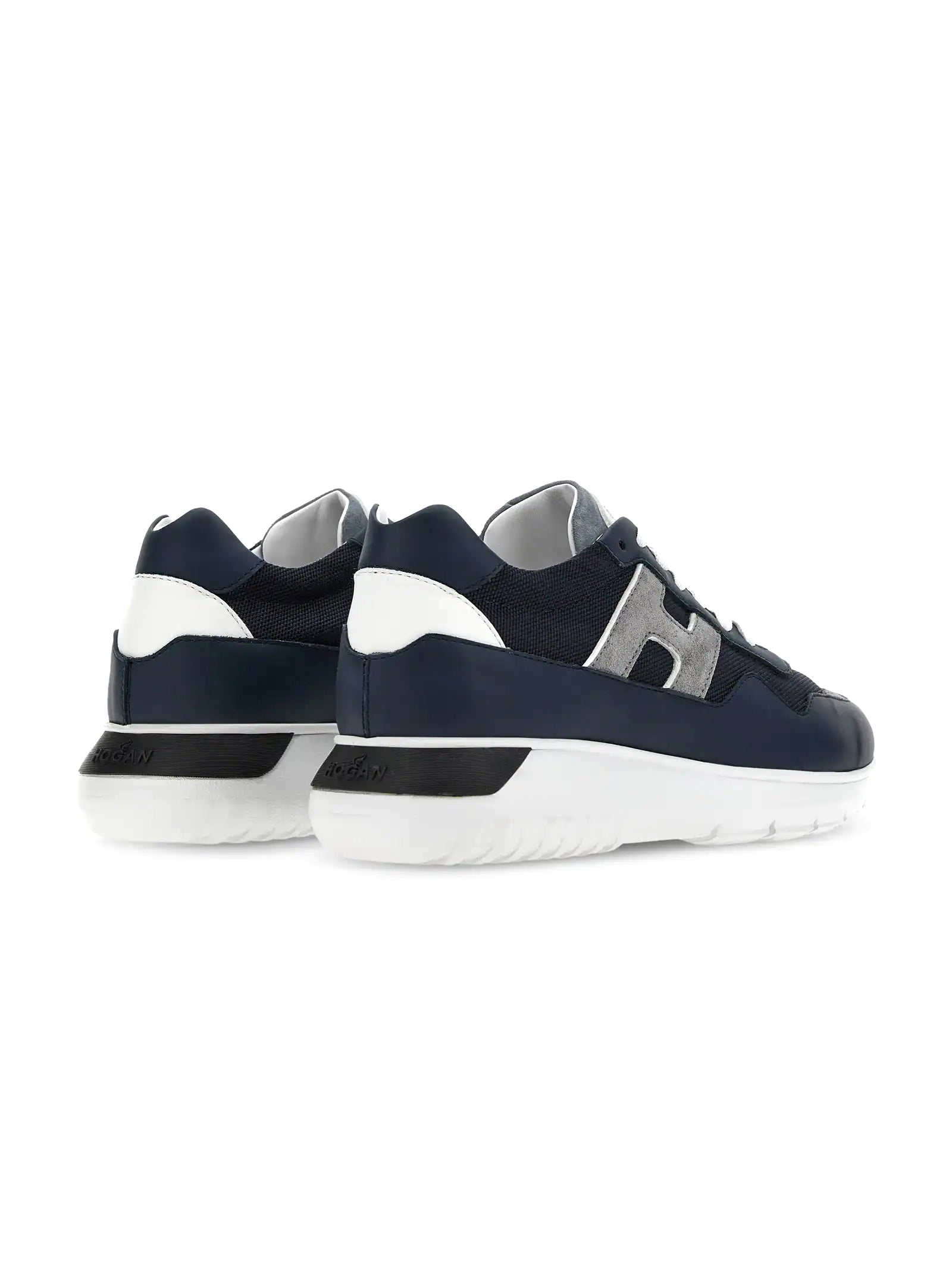 Sneakers Interactive-3