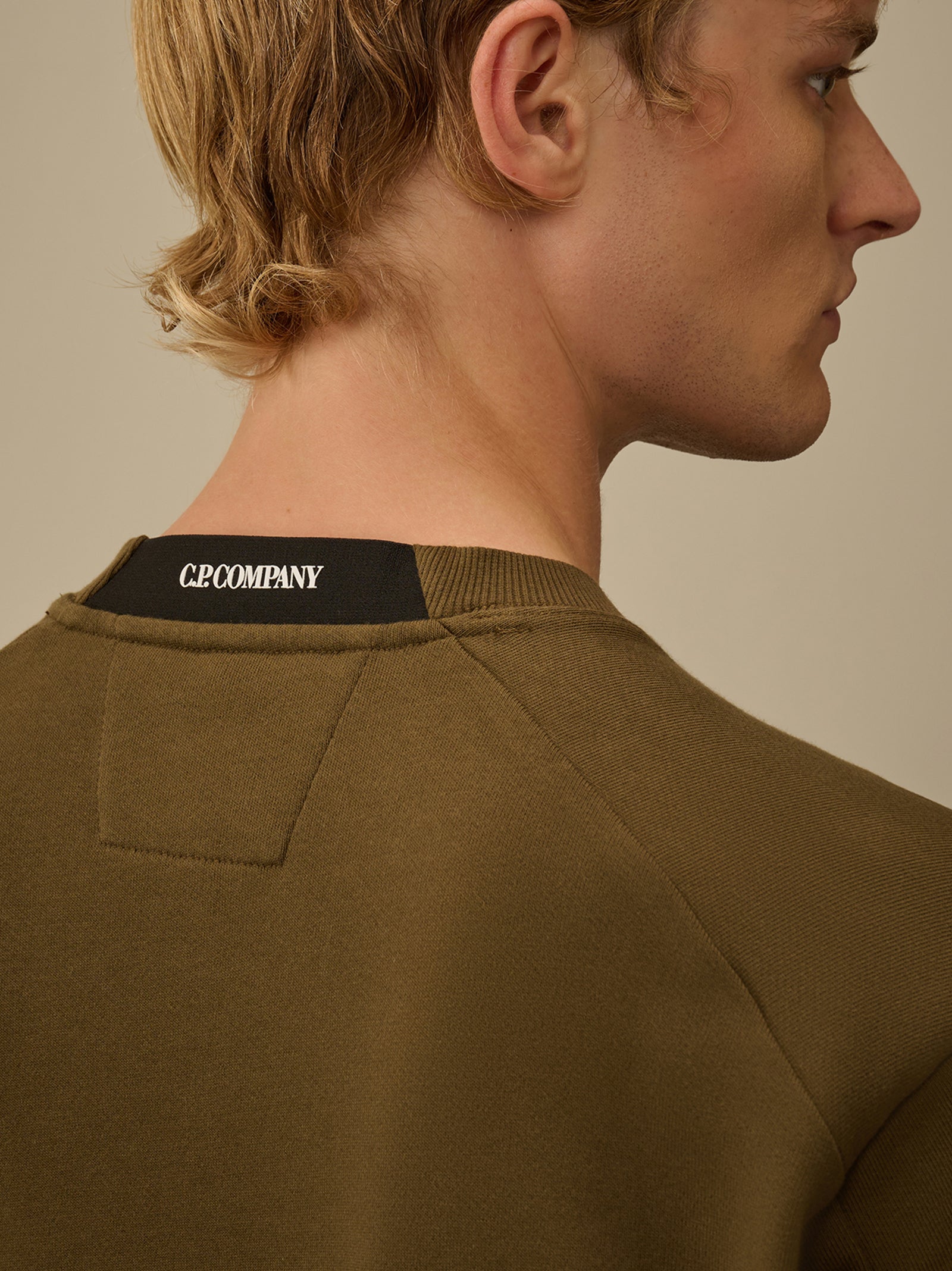 Cp Compant Diagonal Raised Fleece Crewneck Lens Sweatshirt Ivy Green-3