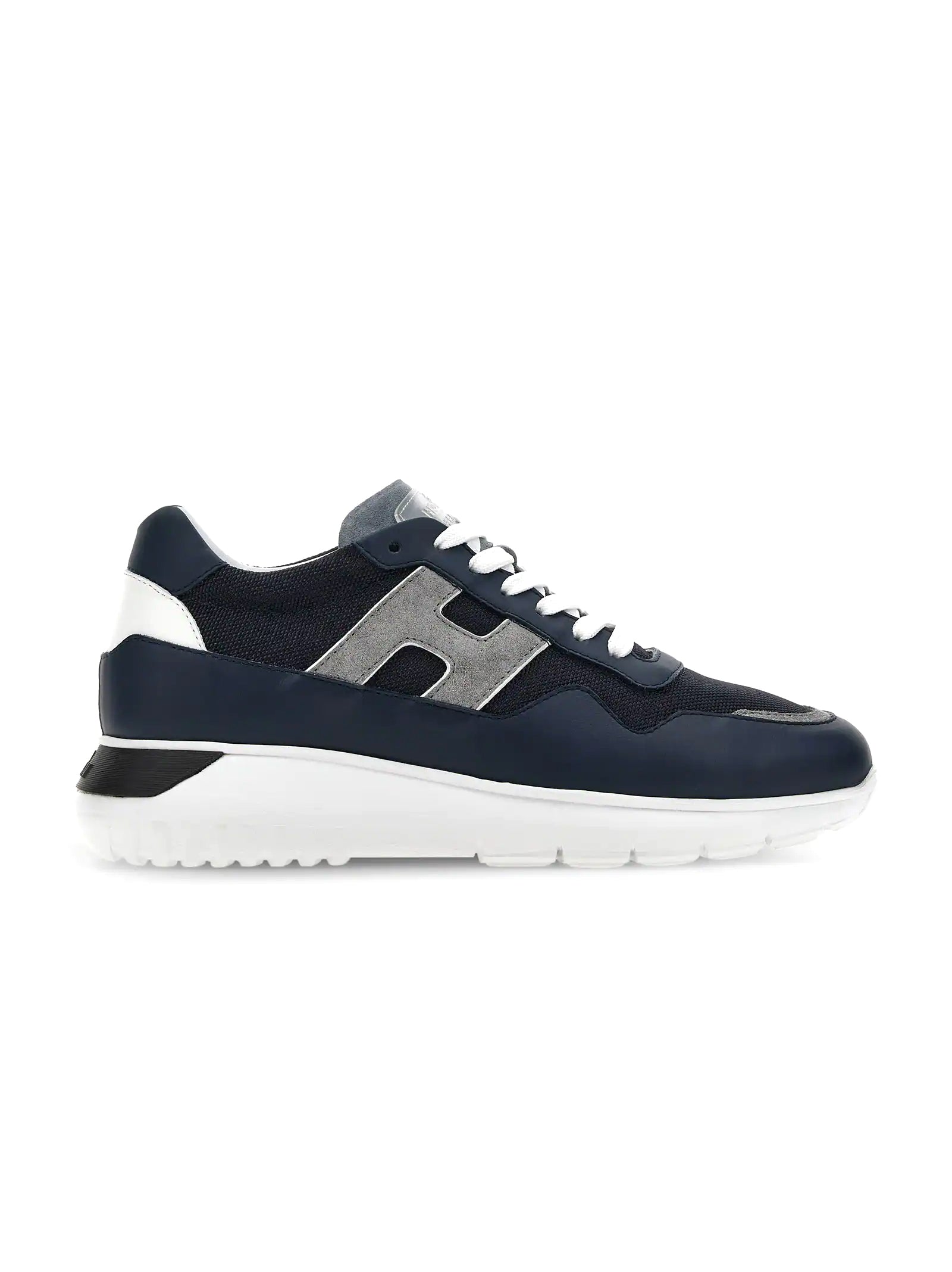 Sneakers Interactive-1