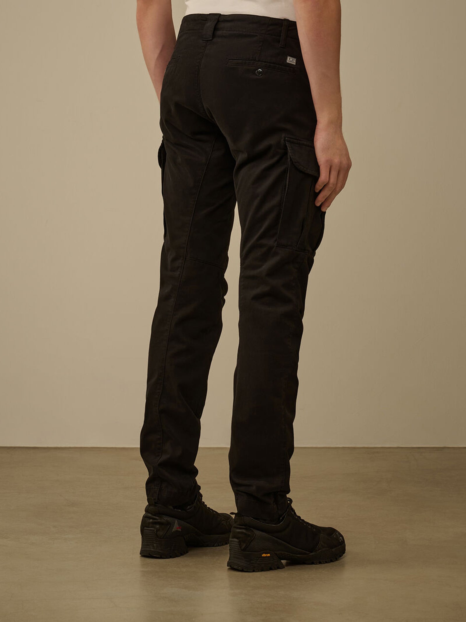 Cp Company Stretch Sateen Ergonomic Lens Cargo Pants Black-3