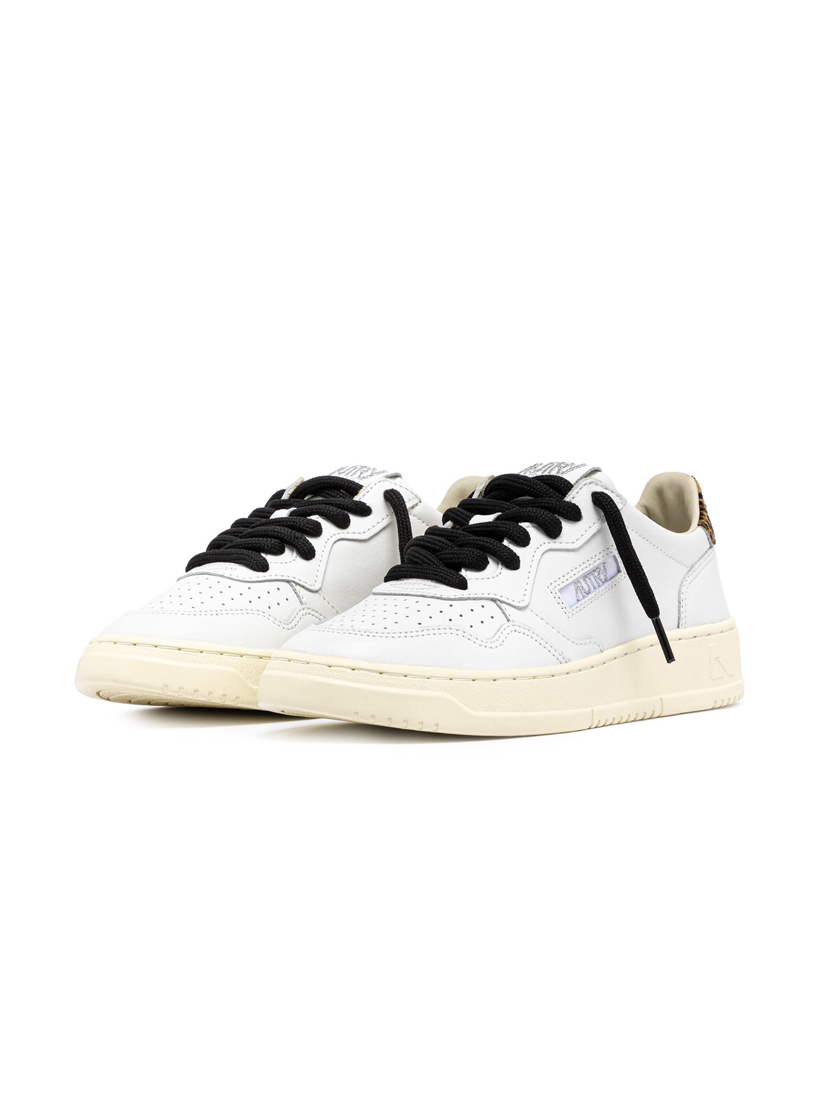 Autry Medalist Low Wom Leat/Swoll-2