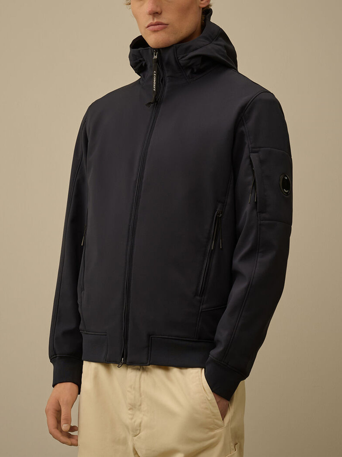 C.P. Company Giacca con cappuccio Shell-R nera-2