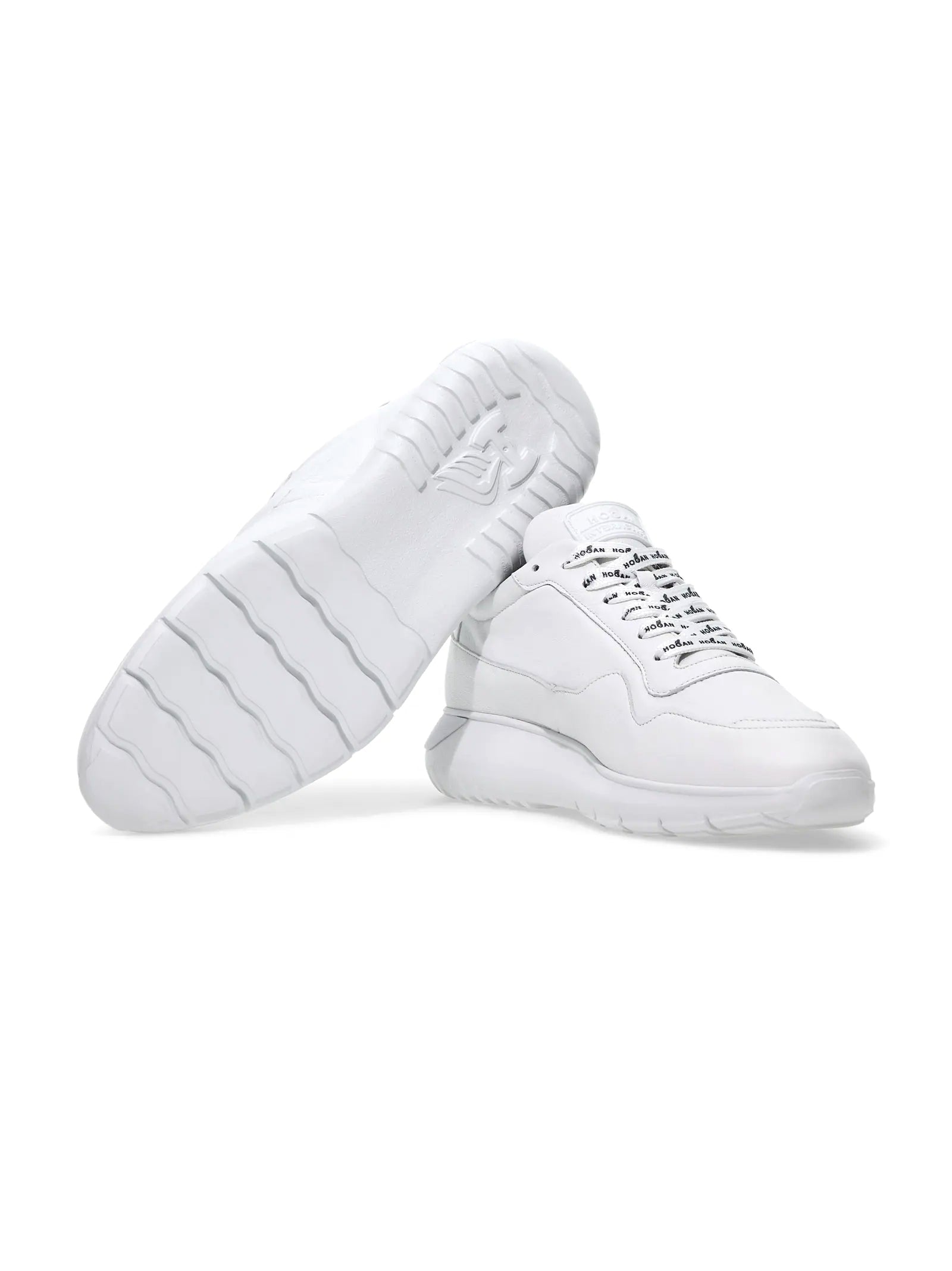 Sneakers Interactive3-4