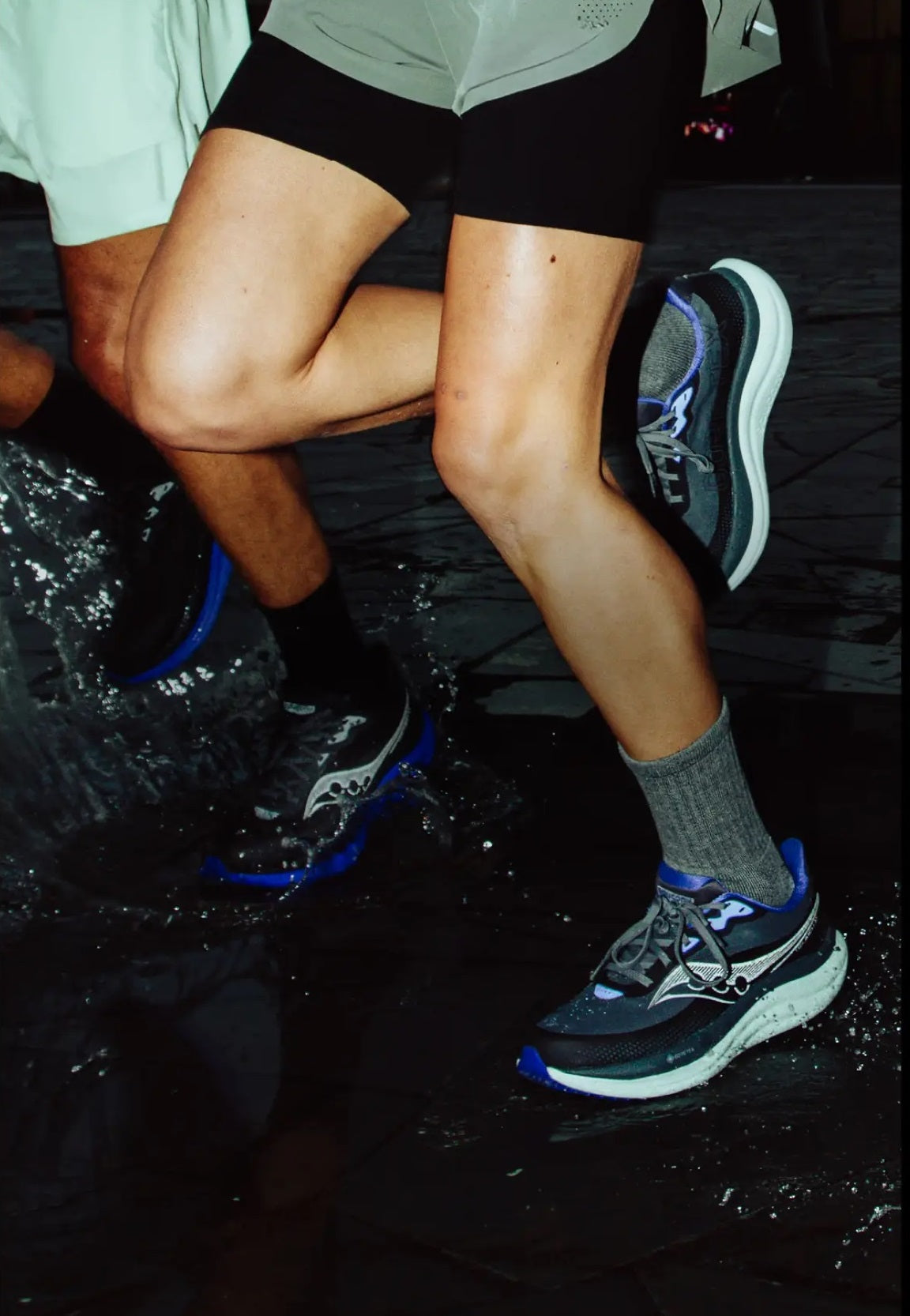SAUCONY